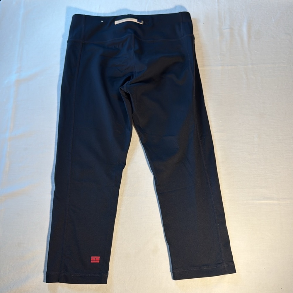 Tommy Hilfiger Sport Black Cropped Yoga Pants - Picture 4 of 4
